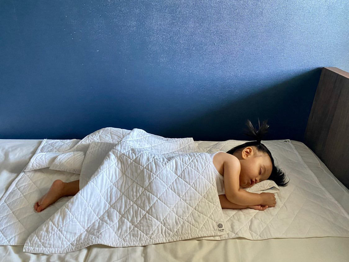 赤ちゃん肌  若さ目指して(*´∀｀)納得の肌触りに´∀｀アイビスト目元クリーム 赤ちゃん肌 若さ目指して(*´∀｀)納得の肌触りに´∀｀アイビスト